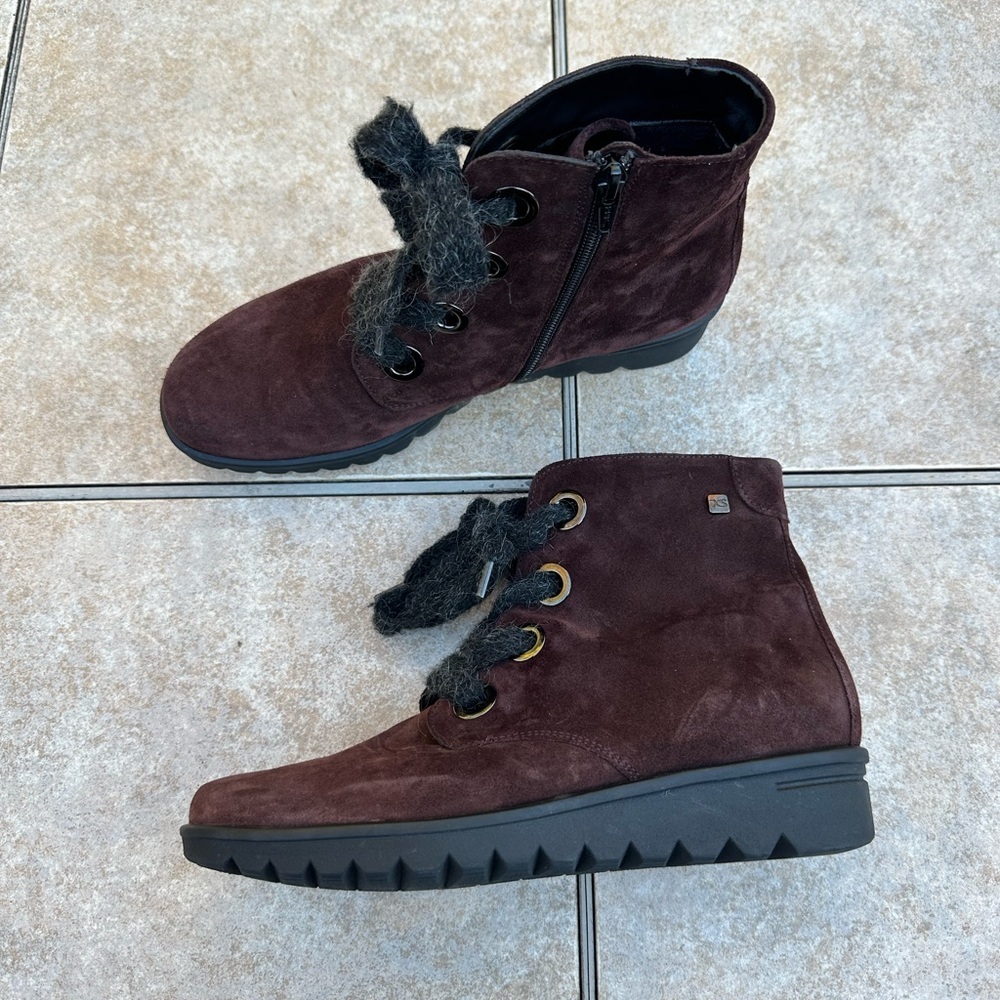 HARTJES SHARKY AUBERGINE SUEDE CHUKKA BOOTS(5,5)